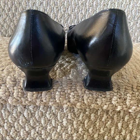 Stuart Weitzman Navy Kid Quasar Heels - Picture 7 of 12